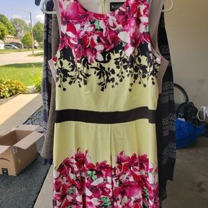 Beautiful Laura Scott Dress, Size S, Floral Design